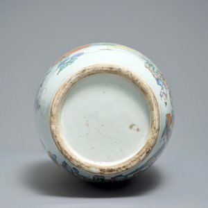 Een Chinese famille rose vaas met tweezijdig decor, 19/20e eeuw — foto 6