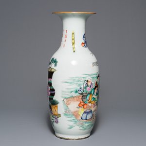 Een Chinese famille rose vaas met tweezijdig decor, 19/20e eeuw — foto 4