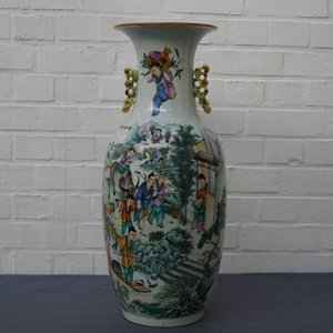 Een Chinese famille rose vaas met tweezijdig decor, 19/20e eeuw — foto 11