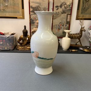Een Chinese famille rose vaas, Qianlong merk, Republiek — foto 8