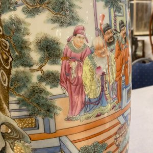 Een Chinese famille rose vaas, Qianlong merk, Republiek — foto 30