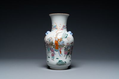 Een Chinese famille rose vaas, Tongzhi merk, 19/20e eeuw