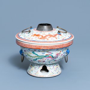 Een Chinese famille rose warmhoudkom voor de Straits of Peranakan markt, Qianlong merk, 19/20e eeuw — foto 1