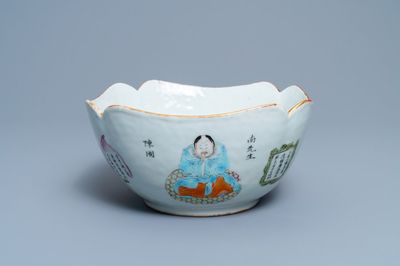 Een Chinese famille rose 'Wu Shuang Pu' kom, 19e eeuw