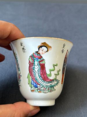 Een Chinese famille rose 'Wu Shuang Pu' kop en schotel, 19e eeuw — foto 4