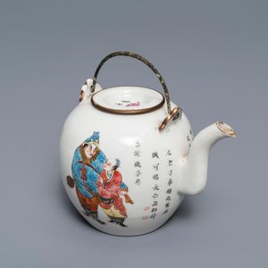 Een Chinese famille rose 'Wu Shuang Pu' theepot met deksel, Daoguang merk, 19e eeuw — foto 1