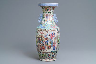 Een Chinese famille rose 'Wu Shuang Pu' vaas, 19e eeuw