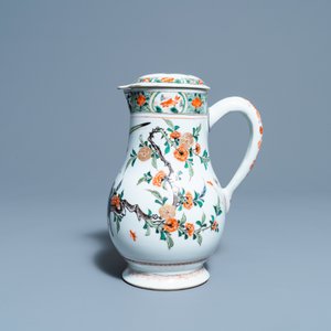 Een Chinese famille verte dekselkan, Kangxi — foto 2