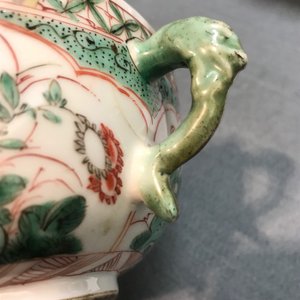Een Chinese famille verte dekselkom en een paar schotels, Kangxi — foto 13