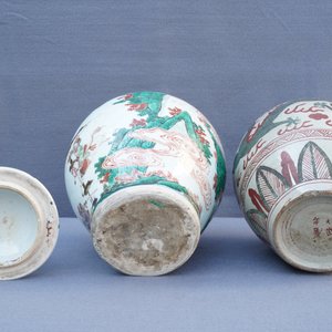 Een Chinese famille verte dekselvaas en een Swatow pot, Transitie periode en 19e eeuw — foto 9