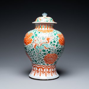 Een Chinese famille verte dekselvaas met boeddhistische leeuwen, Kangxi — foto 2