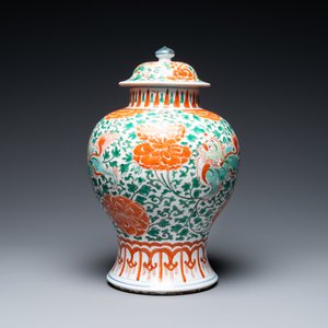 Een Chinese famille verte dekselvaas met boeddhistische leeuwen, Kangxi — foto 4
