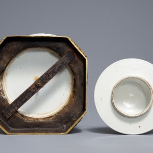 Een Chinese famille verte dekselvaas met verguld bronzen montuur, 19e eeuw — foto 6