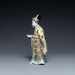 Een Chinese famille verte figuur op houten sokkel, Kangxi — foto 4