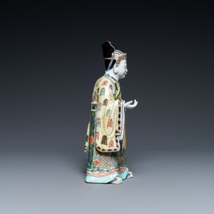Een Chinese famille verte figuur op houten sokkel, Kangxi — foto 6