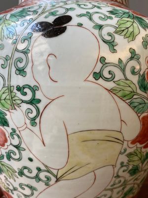 Een Chinese famille verte 'Hehe Erxian' vaas, Kangxi — foto 8