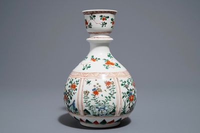 Een Chinese famille verte hookah-basis met floraal decor, Kangxi
