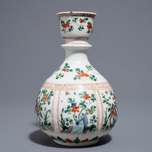 Een Chinese famille verte hookah-basis met floraal decor, Kangxi — foto 3