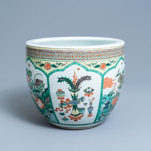Een Chinese famille verte jardinière, 19e eeuw — foto 1