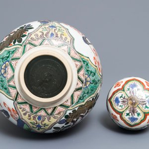 Een Chinese famille verte Kangxi-stijl dekselpot, 19e eeuw — foto 5