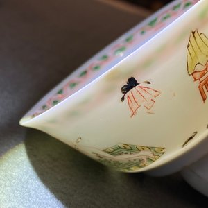 Een Chinese famille verte kop en schotel met erotisch decor, Kangxi — foto 14