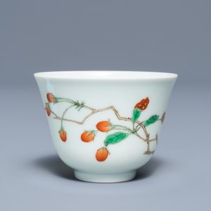 Een Chinese famille verte kop met goji takken, Kangxi merk, 19/20e eeuw — foto 1
