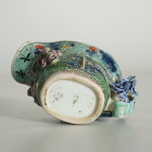 Een Chinese famille verte libation cup, Kangxi — foto 14