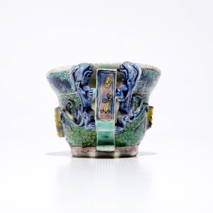 Een Chinese famille verte libation cup, Kangxi — foto 4