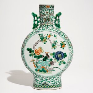 Een Chinese famille verte moonflask, 19e eeuw — foto 1