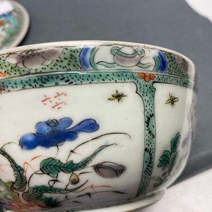 Een Chinese famille verte papkom met deksel, Kangxi — foto 19
