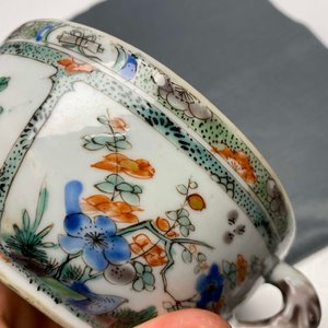 Een Chinese famille verte papkom met deksel, Kangxi — foto 24