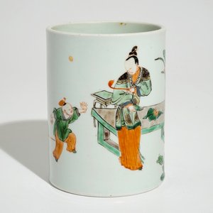 Een Chinese famille verte penseelpot in Kangxi stijl, 19/20e eeuw — foto 1