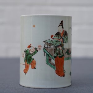 Een Chinese famille verte penselenbeker in Kangxi-stijl, 19/20e eeuw — foto 14