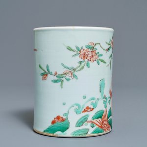 Een Chinese famille verte penselenpot met een karper, Kangxi — foto 2