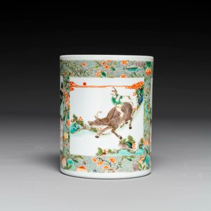 Een Chinese famille verte penselenpot met figuratief decor, 19e eeuw — foto 3