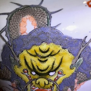 Een Chinese famille verte rouleau 'draak en feniks' vaas met inscriptie, Kangxi merk en periode — foto 10