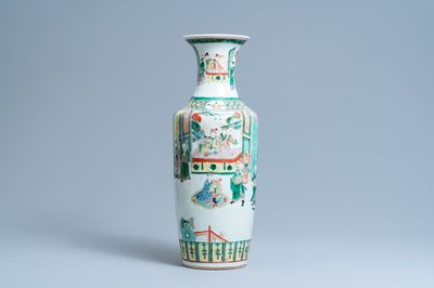 Een Chinese famille verte rouleau vaas, 19e eeuw