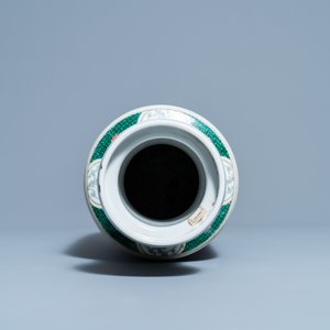 Een Chinese famille verte rouleau vaas, 19e eeuw — foto 5