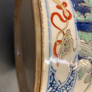 Een Chinese famille verte rouleau vaas met floraal decor, Kangxi — foto 11