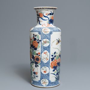 Een Chinese famille verte rouleau vaas met floraal decor, Kangxi — foto 3