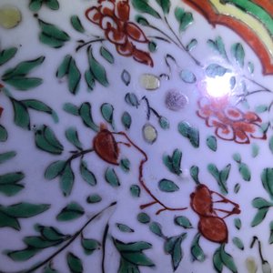 Een Chinese famille verte schotel en een monochroom groen bord, Kangxi — foto 4