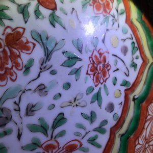 Een Chinese famille verte schotel en een monochroom groen bord, Kangxi — foto 6