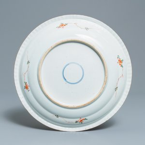 Een Chinese famille verte schotel met feniksen, Kangxi — foto 2