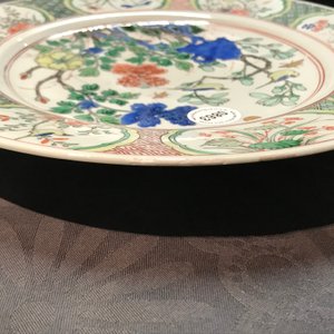 Een Chinese famille verte schotel met Johanneum merk, ex-coll. Augustus de Sterke, Kangxi — foto 4