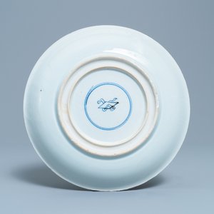 Een Chinese famille verte schotel met verhalend decor, Kangxi — foto 2