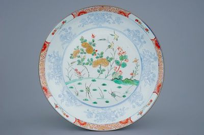 Een Chinese famille verte schotel met vogels en kevers, Kangxi