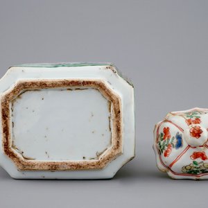 Een Chinese famille verte theepot en een diep bord met vissen, Kangxi — foto 9