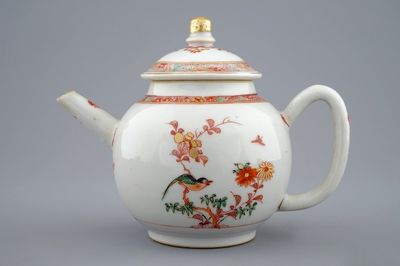 Een Chinese famille verte theepot met deksel, Kangxi