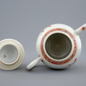 Een Chinese famille verte theepot met deksel, Kangxi — foto 4