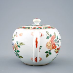 Een Chinese famille verte theepot met deksel, Kangxi — foto 4